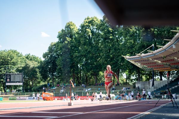 Caroline Joyeux (LG Nord Berlin) im Dreisprung am 02.07.2022 waehrend den NLV+BLV Leichtathletik-Landesmeisterschaften im Jahnstadion in Goettingen (Tag 1)